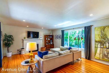 Main picture of 16710 39th Ave NE