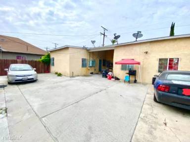 Main picture of 205 W 88th Pl