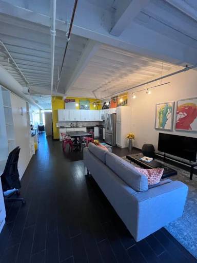 Main picture of 524 Central Ave SW
