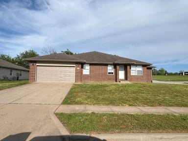 Main picture of 1904 S Bryson Cir