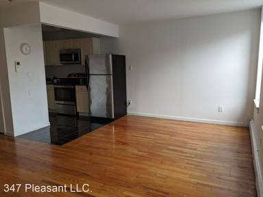 Main picture of 347 Pleasant Ave