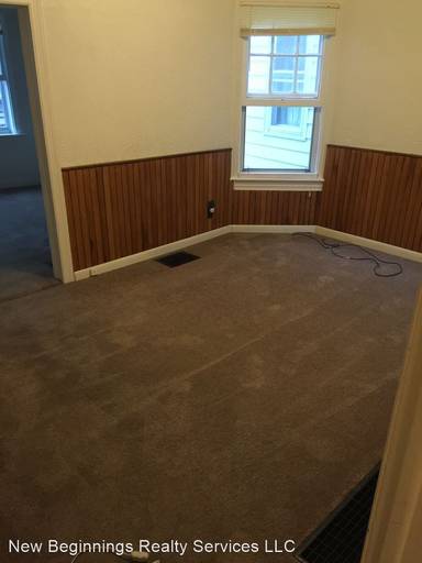 Main picture of 120 Pleasant St