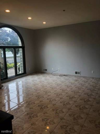 Main picture of 318 Winant Ave