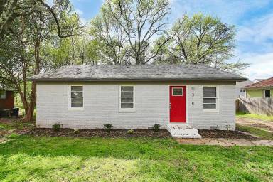 Main picture of 318 Leafmore Dr