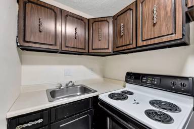 Main picture of 192 Pennsylvania Ave