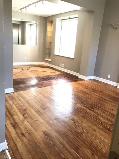 Main picture of 1119 W George St