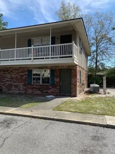 Main picture of 215 Darsey Rd