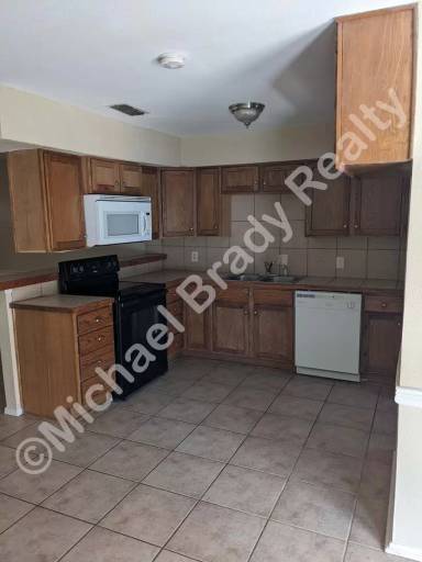 Main picture of 1608 Brown Trl