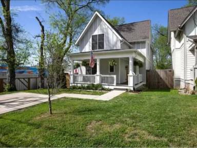 Main picture of 1111A Straightway Ave