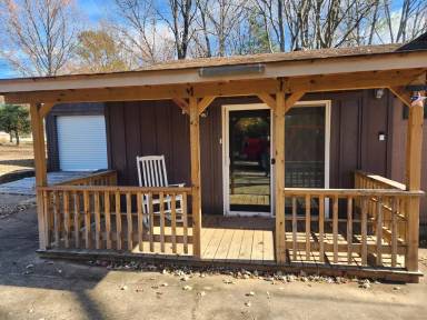 Main picture of 71 Price Blvd