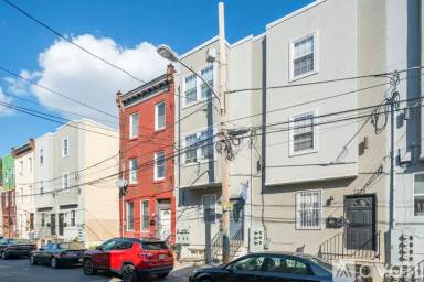 Main picture of 2211 N Camac St