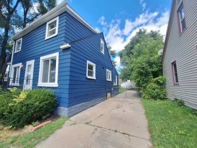 Main picture of 12731 Sarsfield Ave