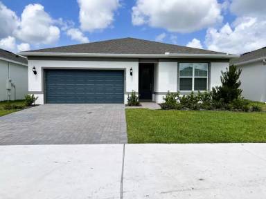 Main picture of 2144 Live Oak Lake Rd