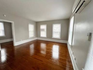 Main picture of 40 Buxton Ave