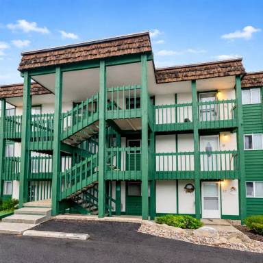 Main picture of Edgewater Village Condominiums