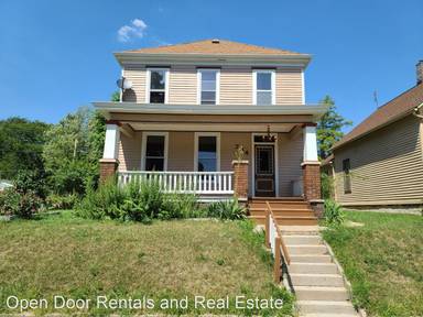Main picture of 724 Poplar St