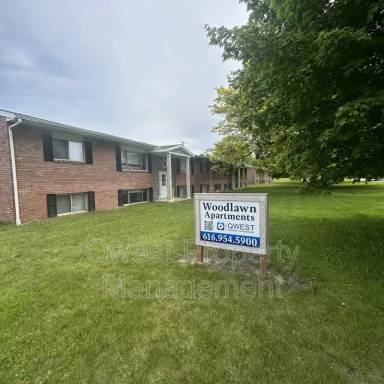 Main picture of 405 E Woodlawn Ave