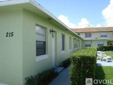 Main picture of 215 Lakeview Ave