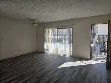 Main picture of 995 N Mollison Ave