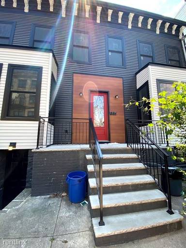 Main picture of 151 Lincoln St
