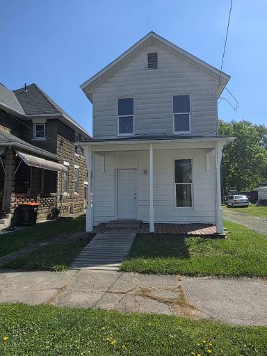 Main picture of 150 S 5th St - 150