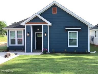 Main picture of 507 E Maple Row