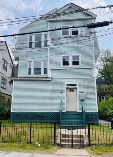 Main picture of 490 Edgewood St