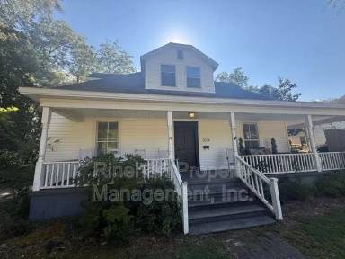 Main picture of 303A Calhoun St