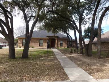 Main picture of 604 Silver Creek Dr