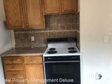 Main picture of 6 W Main St