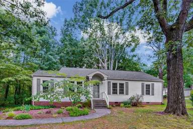 Main picture of 215 Tremont Dr