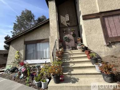 Main picture of 2423 Nina St