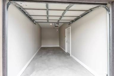 Main picture of 215/217 N Elm St