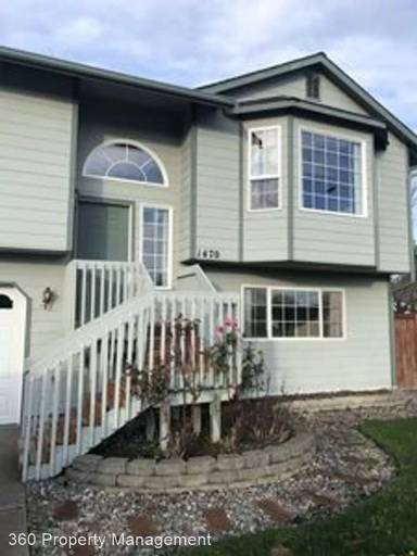 Main picture of 1470 SW 8th Ave