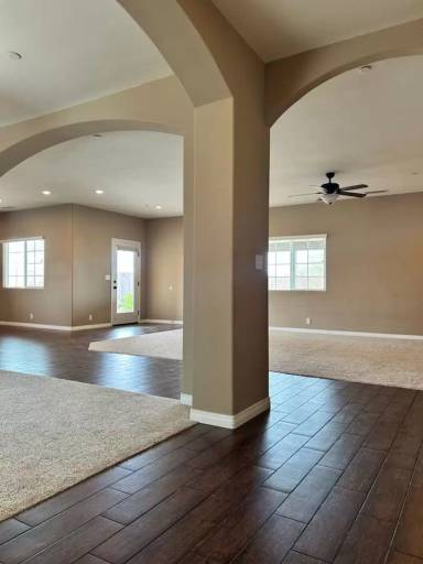 Main picture of 104 W Rancho del Cerro