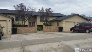 Main picture of 631 Oakmont Rd