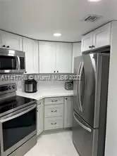 Main picture of Pembroke Lakes