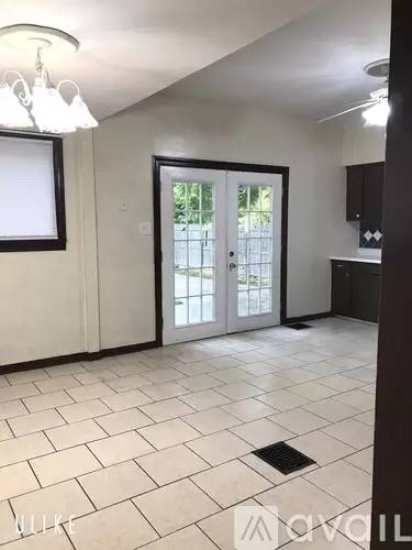 Main picture of 15 Pleasant Ave