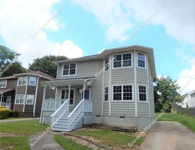 Main picture of 163 Irvin St