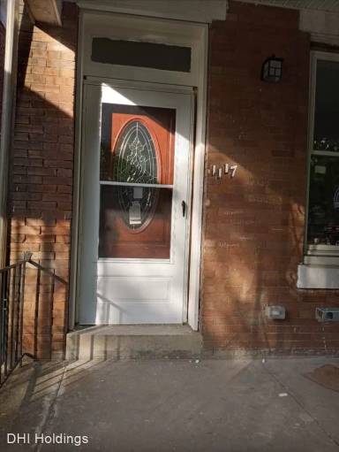 Main picture of 1117 S Wilton St