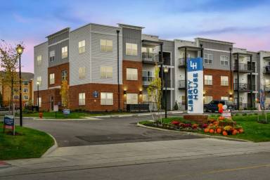 Main picture of Lincoln Pointe Village High Cross