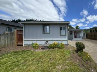Main picture of 1215 S 58th St
