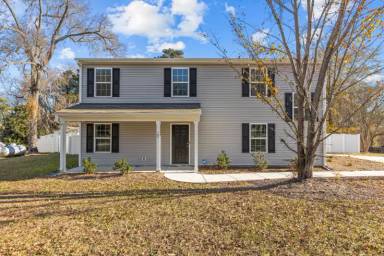 Main picture of 105 E Carolina Ave