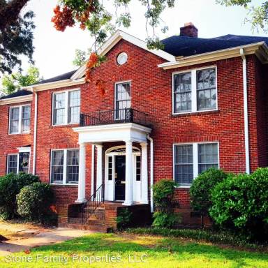 Main picture of 241 Hampton Ave