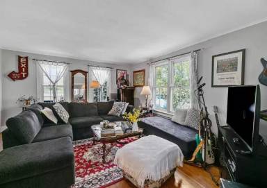 Main picture of 204 Riverview Rd