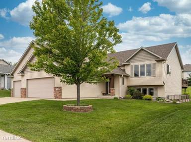 Main picture of 6318 Fairway Dr NW