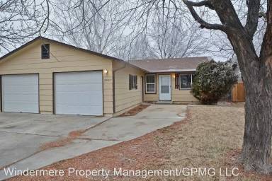 Main picture of 2400 S Hilton St