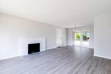 Main picture of 654 Jefferson Ave NE
