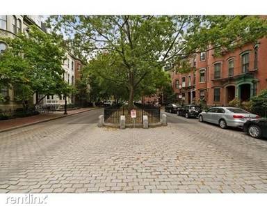 Main picture of 8 Rutland Sq