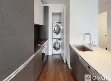 Main picture of 600 W End Ave